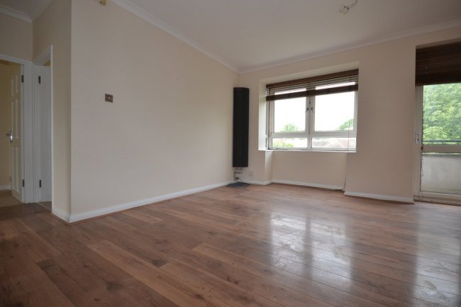 2 bedrooms, Cooper House, Knights Hill, SE27 0EJ