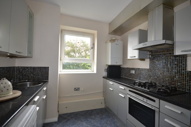 2 bedrooms, Cooper House, Knights Hill, SE27 0EJ