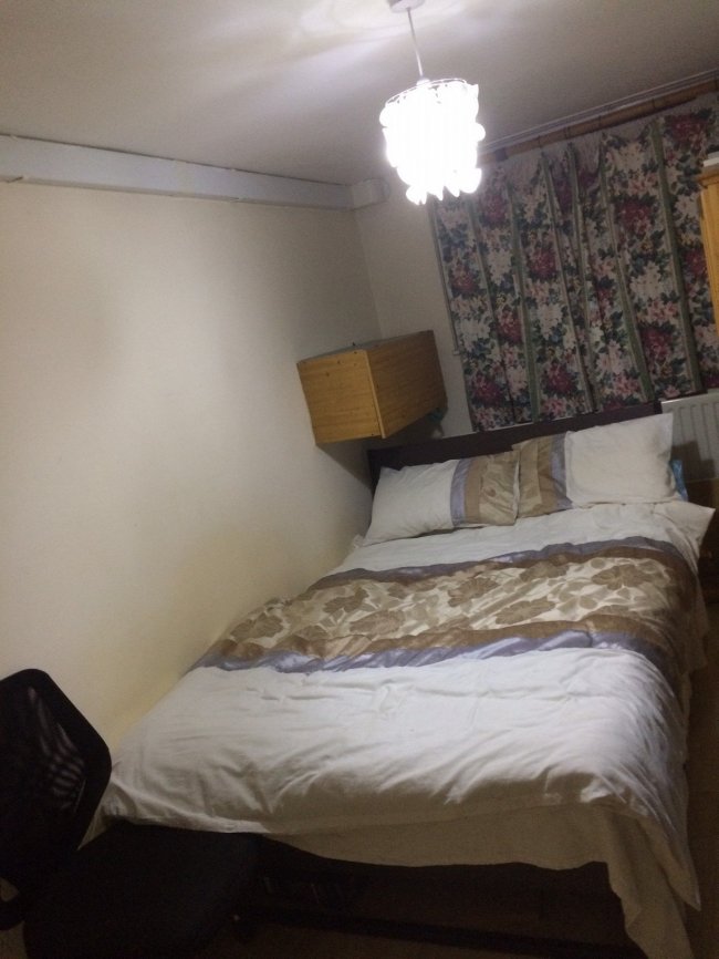 4 bedrooms, Lansbury Close, NW10 0TX